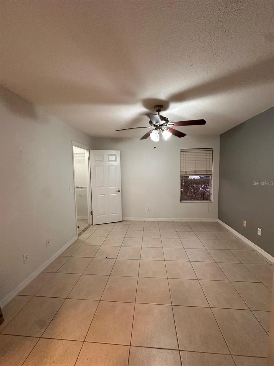 5112 CONROY RD #11, ORLANDO, FL, 32811