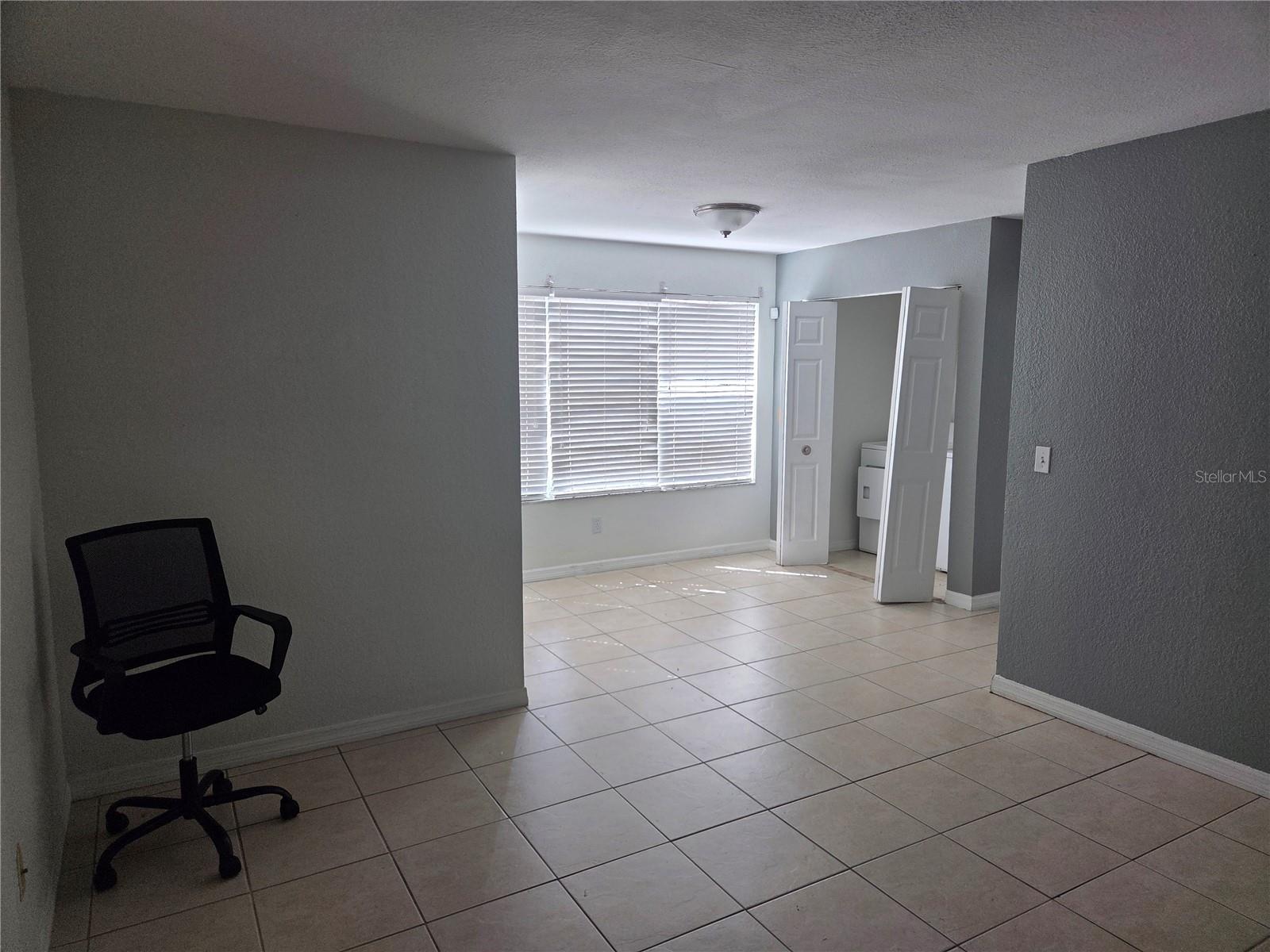 5112 CONROY RD #11, ORLANDO, FL, 32811