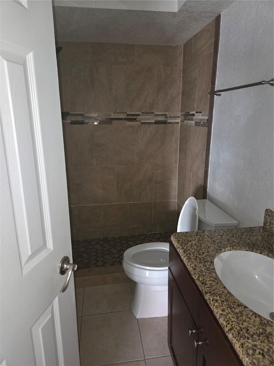 5112 CONROY RD #11, ORLANDO, FL, 32811