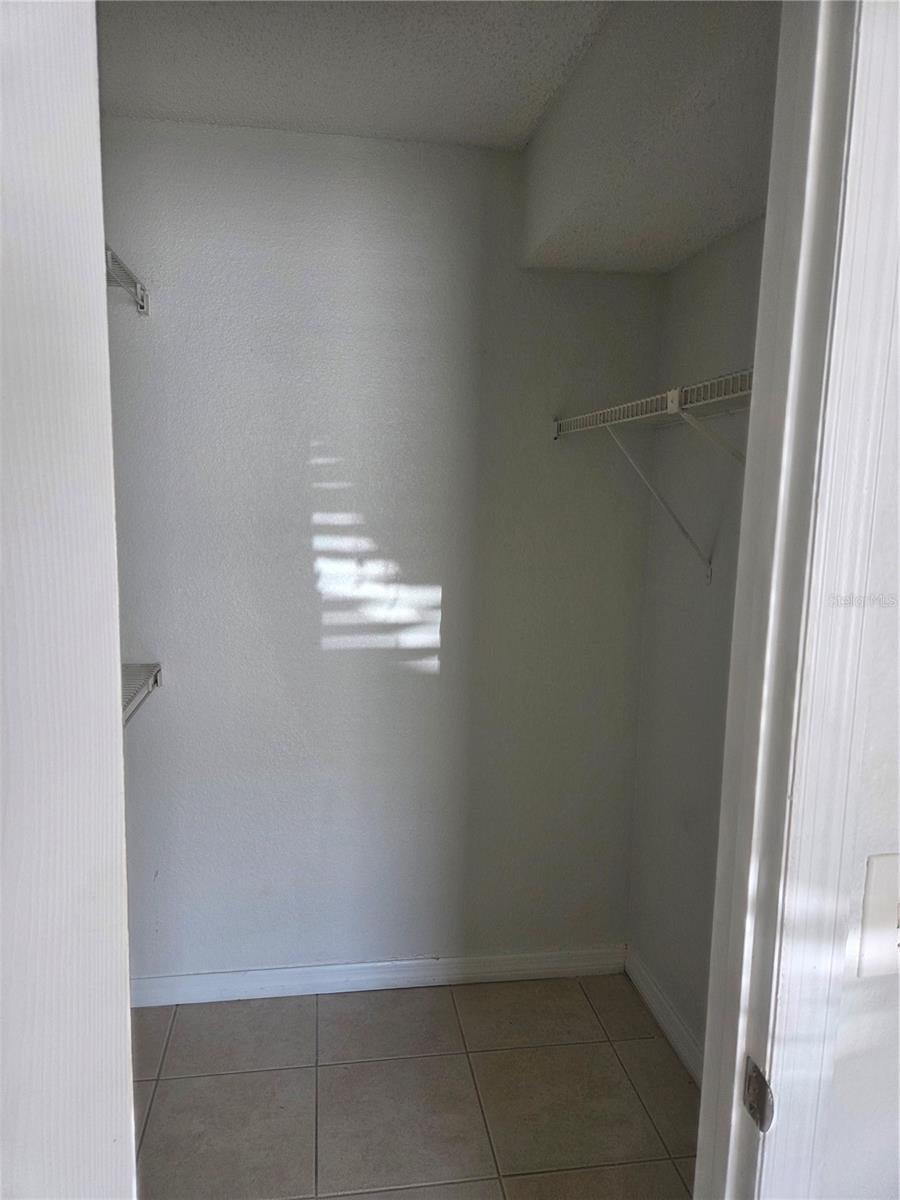 5112 CONROY RD #11, ORLANDO, FL, 32811