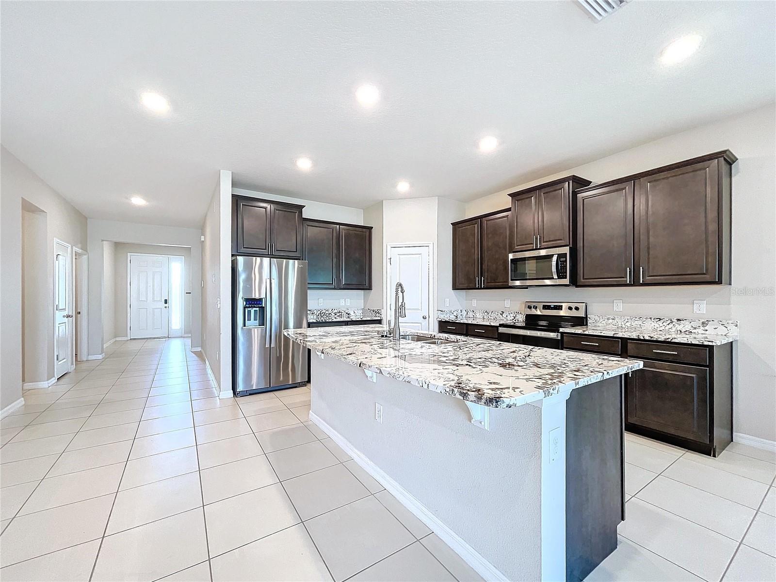 8341 BOWER BASS CIR, WESLEY CHAPEL, FL, 33545