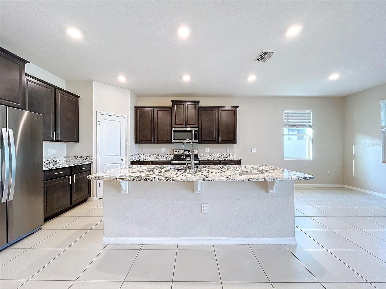 8341 BOWER BASS CIR, WESLEY CHAPEL, FL, 33545