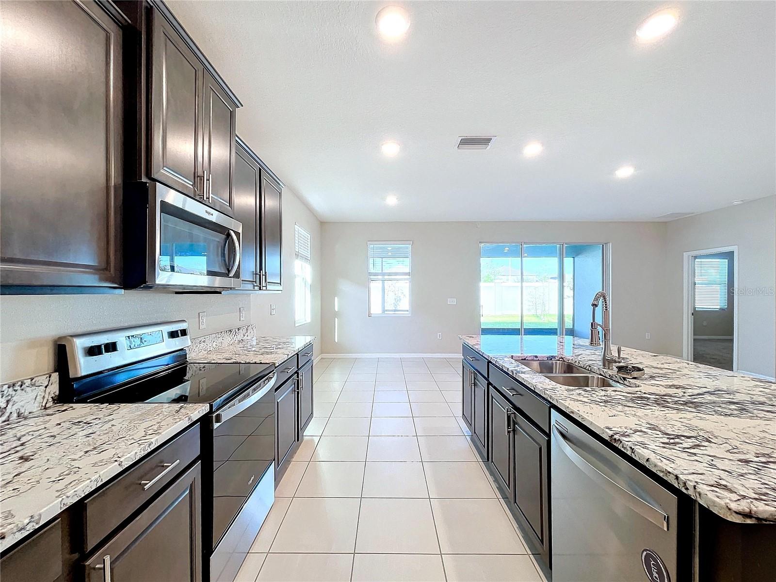 8341 BOWER BASS CIR, WESLEY CHAPEL, FL, 33545