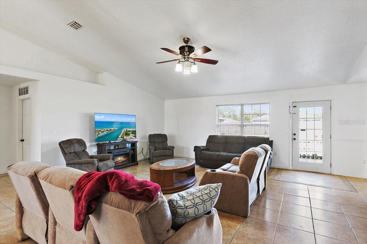 38 RED MILL DR, PALM COAST, FL, 32164