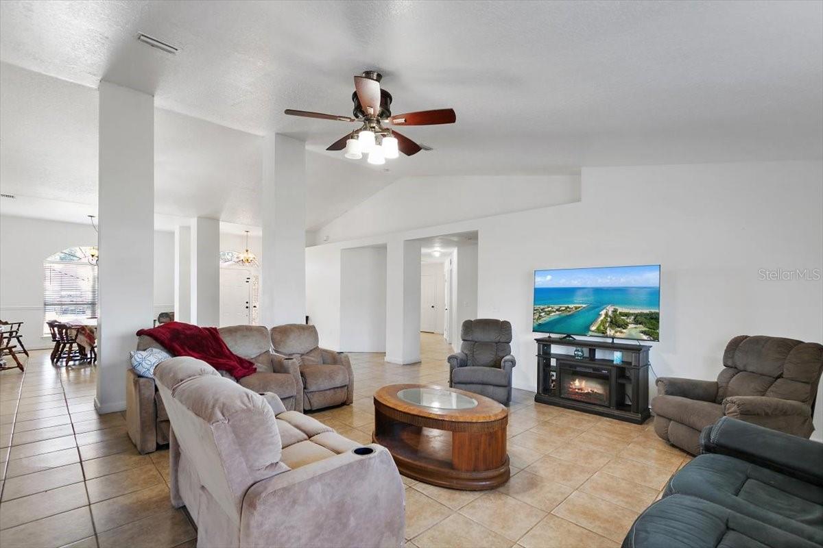 38 RED MILL DR, PALM COAST, FL, 32164