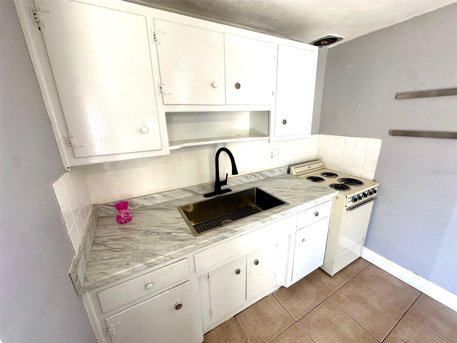 2035 EDGEWATER DR #10, CLEARWATER, FL, 33755