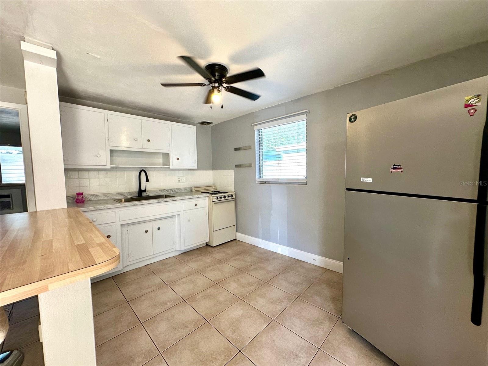 2035 EDGEWATER DR #10, CLEARWATER, FL, 33755