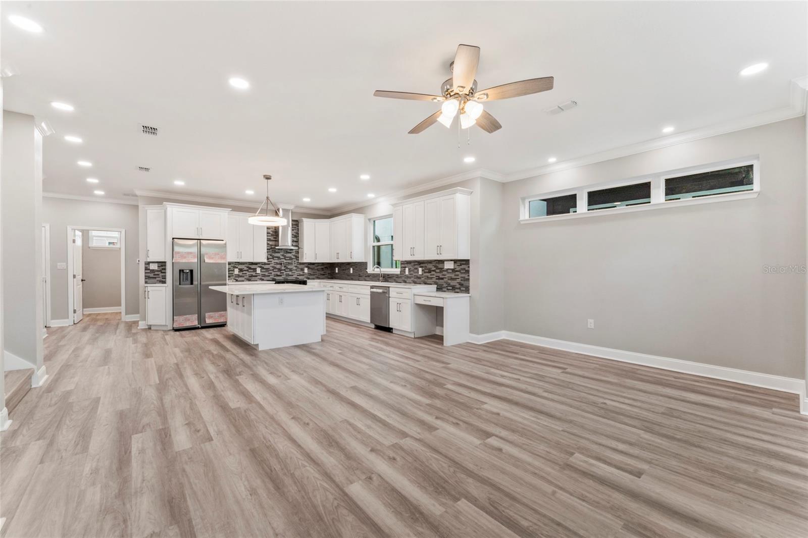 809 W LINEBAUGH AVE #1B, TAMPA, FL, 33612