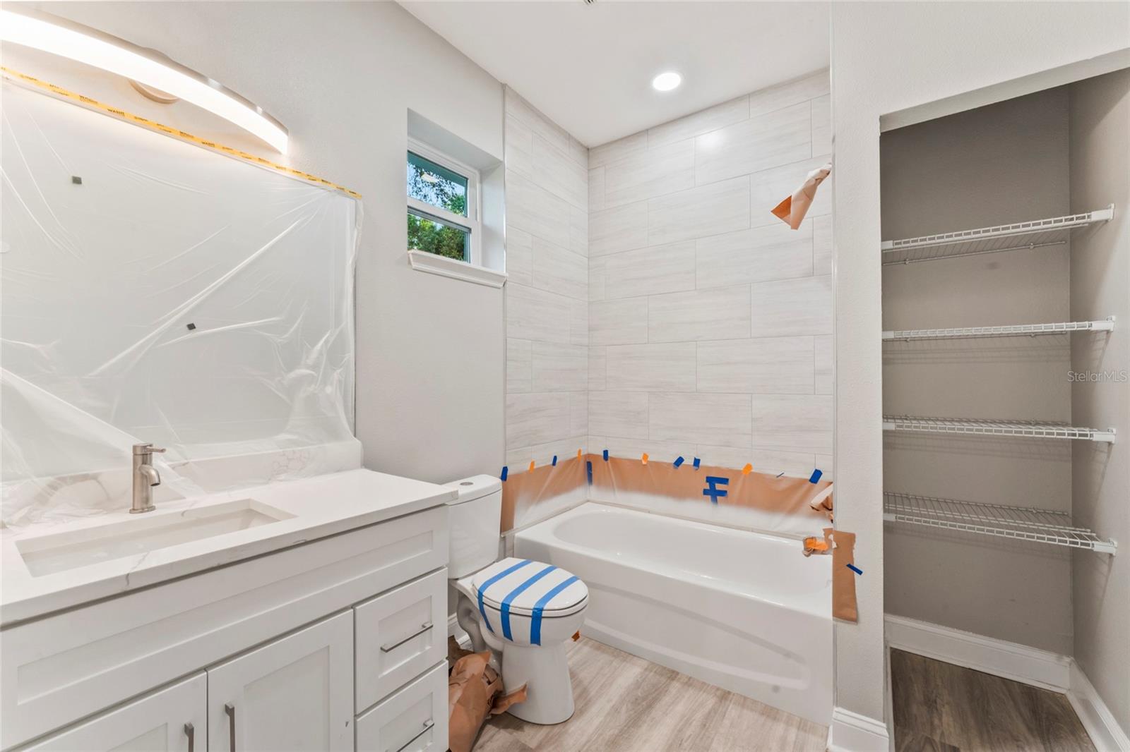 809 W LINEBAUGH AVE #1B, TAMPA, FL, 33612