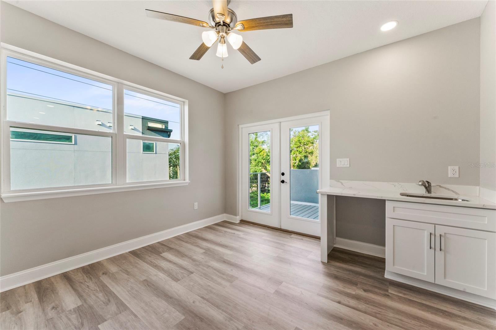 809 W LINEBAUGH AVE #1B, TAMPA, FL, 33612