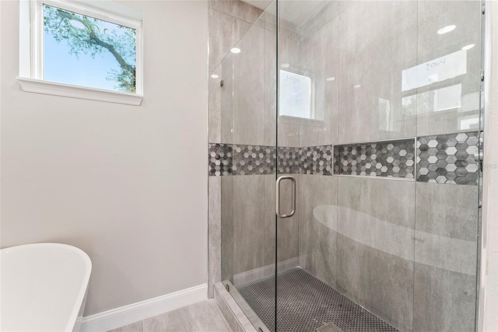 809 W LINEBAUGH AVE #1B, TAMPA, FL, 33612