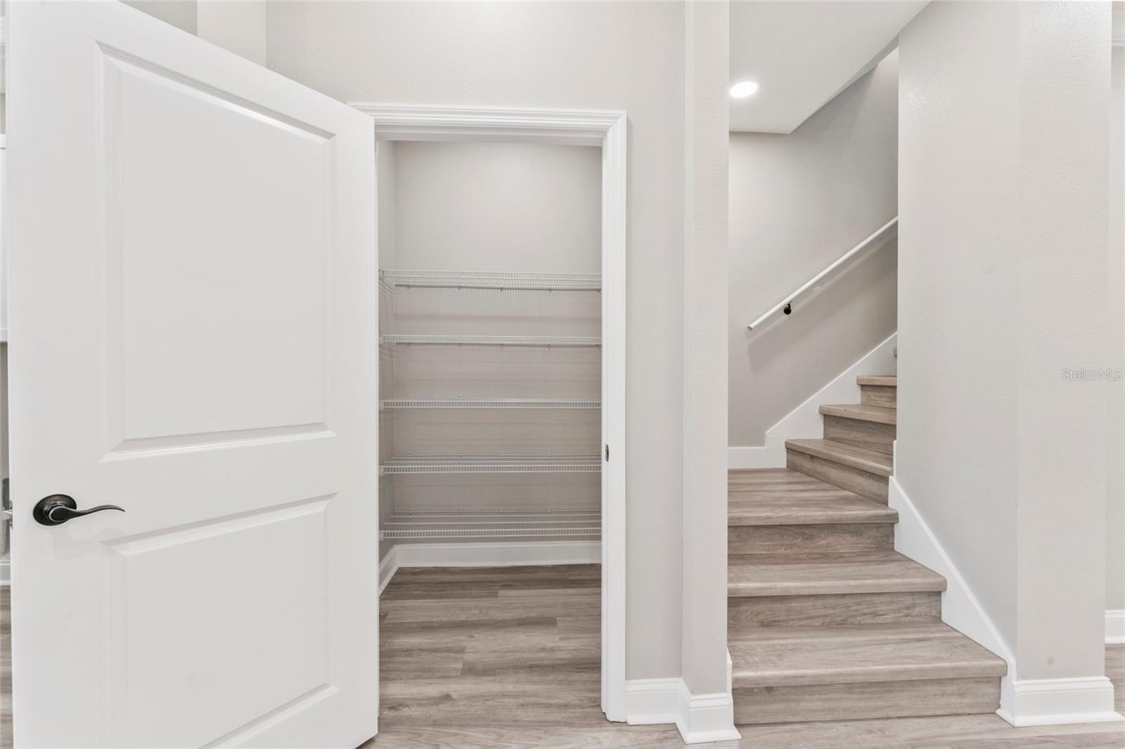 809 W LINEBAUGH AVE #1B, TAMPA, FL, 33612