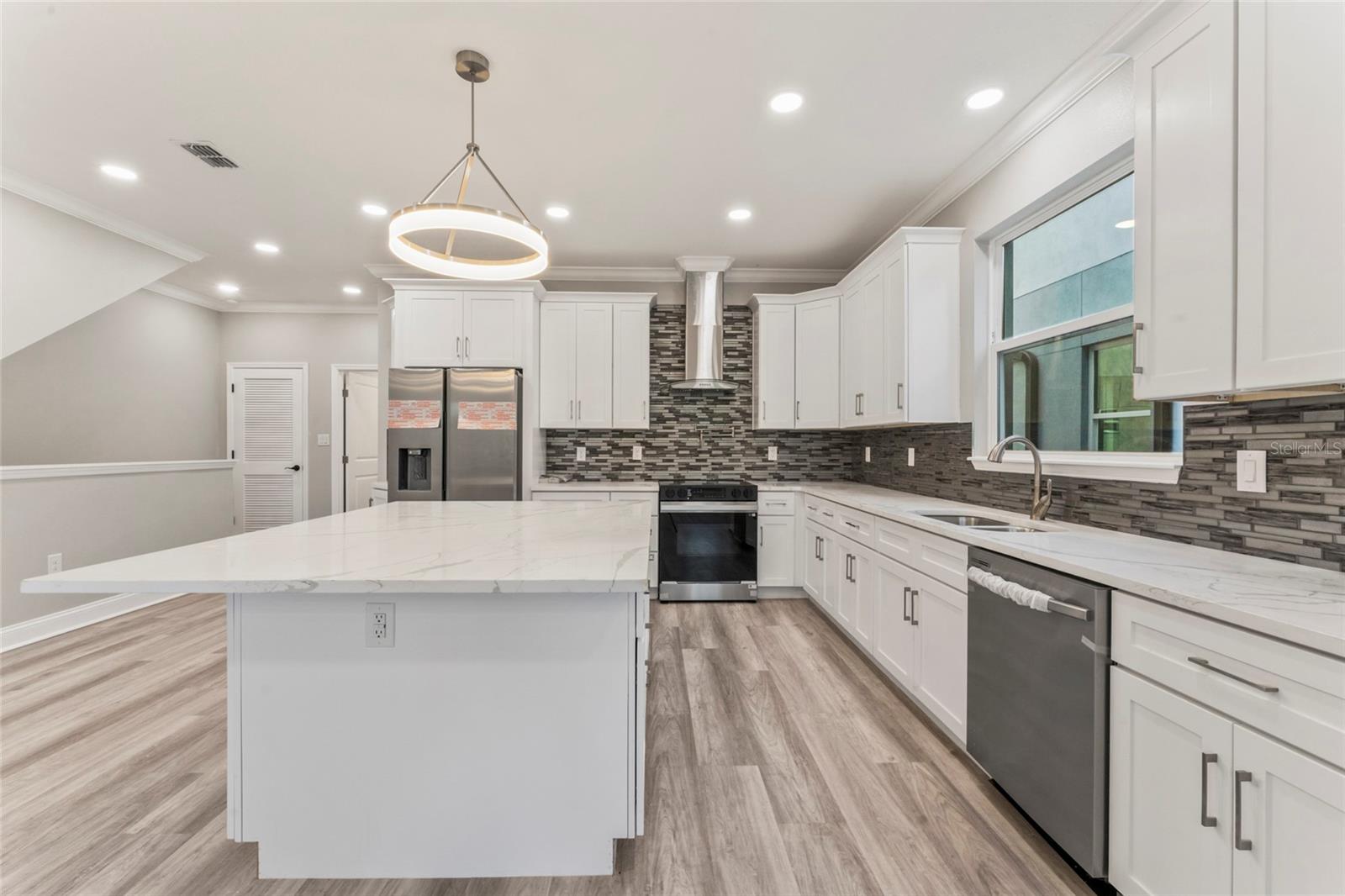 809 W LINEBAUGH AVE #1B, TAMPA, FL, 33612