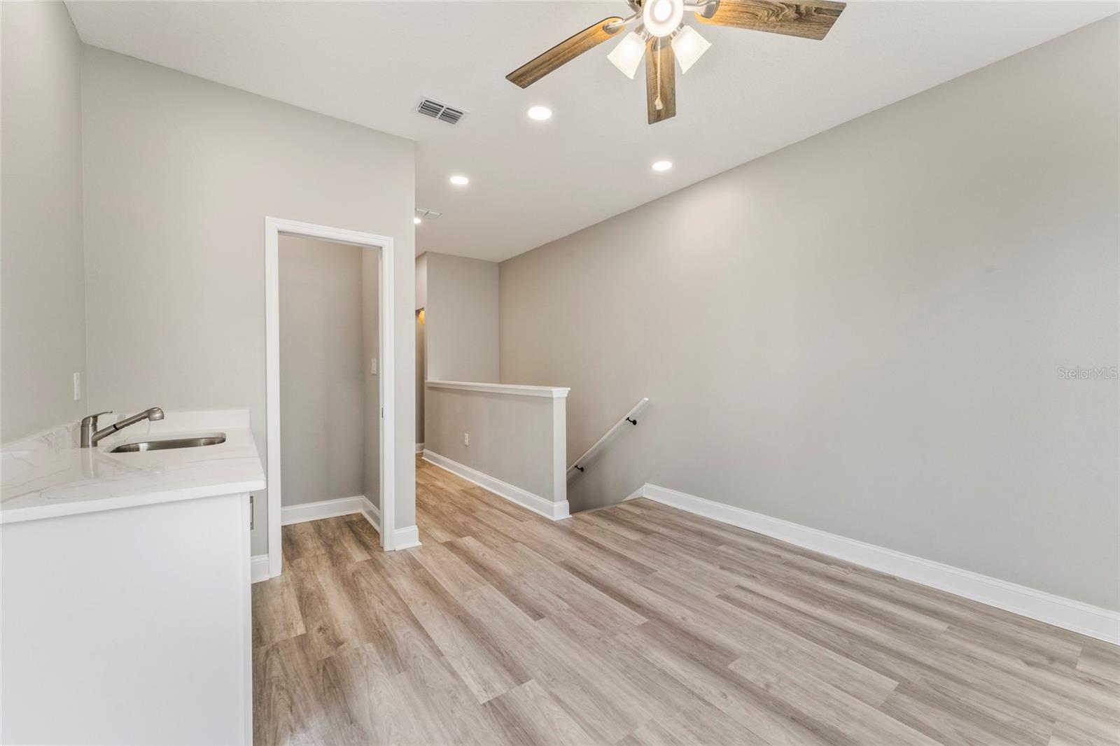 809 W LINEBAUGH AVE #1B, TAMPA, FL, 33612