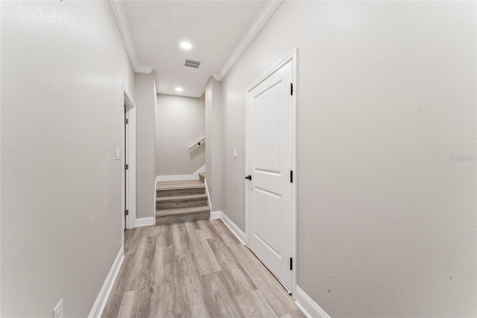 809 W LINEBAUGH AVE #1B, TAMPA, FL, 33612