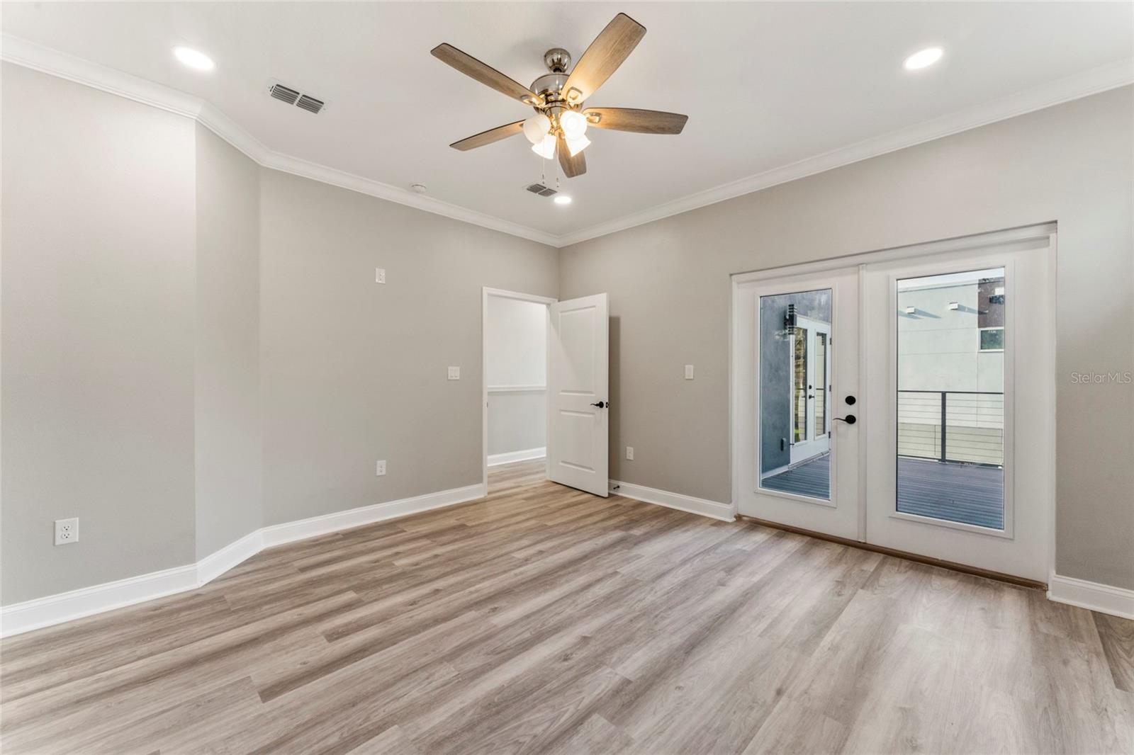 809 W LINEBAUGH AVE #1B, TAMPA, FL, 33612