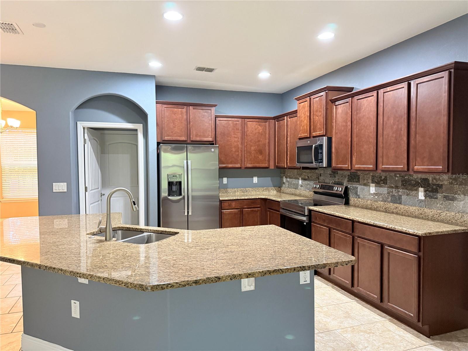 335 RIVER VALE LN, ORMOND BEACH, FL, 32174
