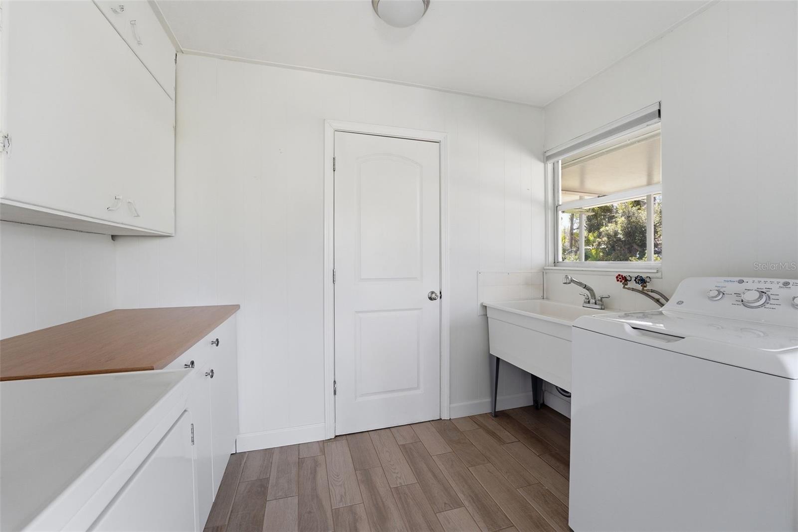 2400 PINE CT, NOKOMIS, FL, 34275