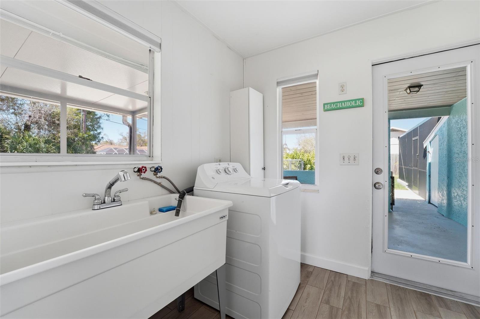 2400 PINE CT, NOKOMIS, FL, 34275