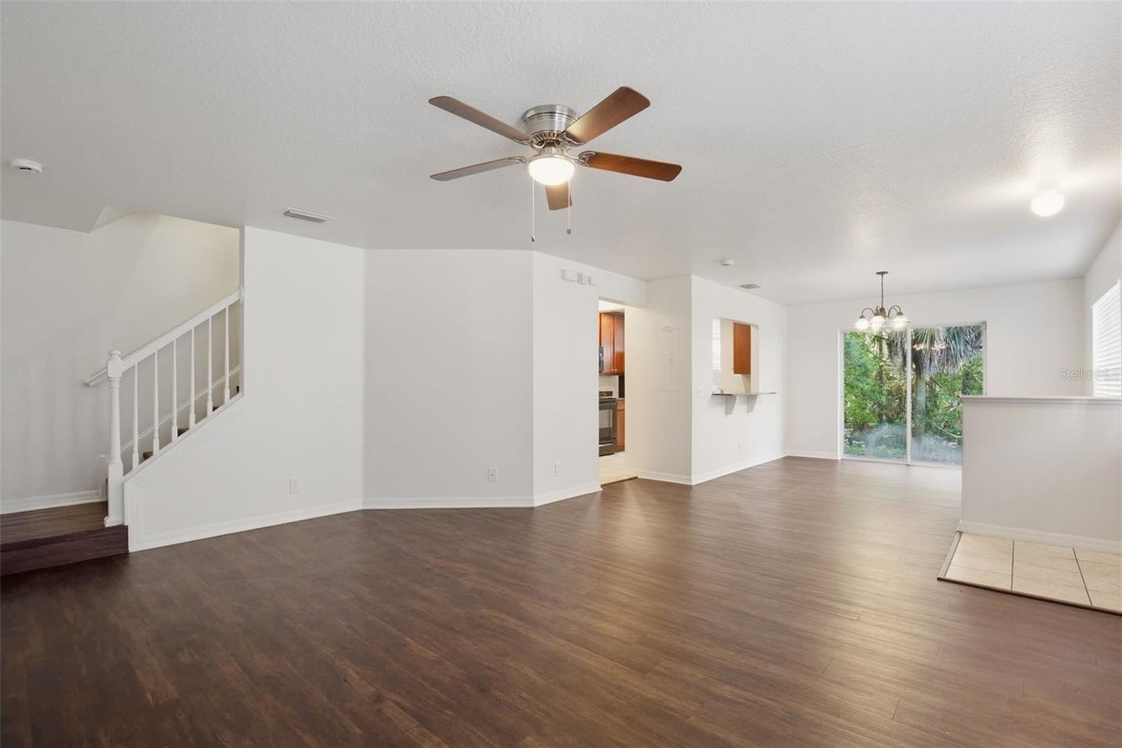 9620 CHARLESBERG DR #9, TAMPA, FL, 33635