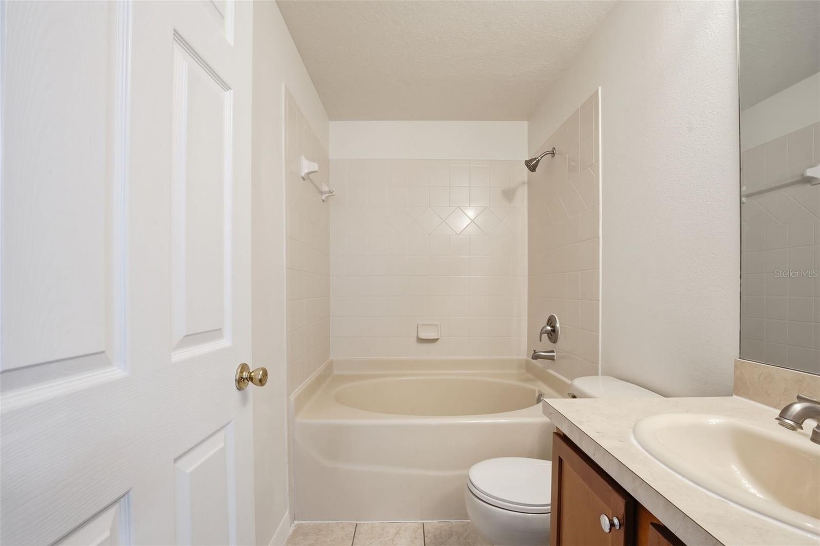 9620 CHARLESBERG DR #9, TAMPA, FL, 33635
