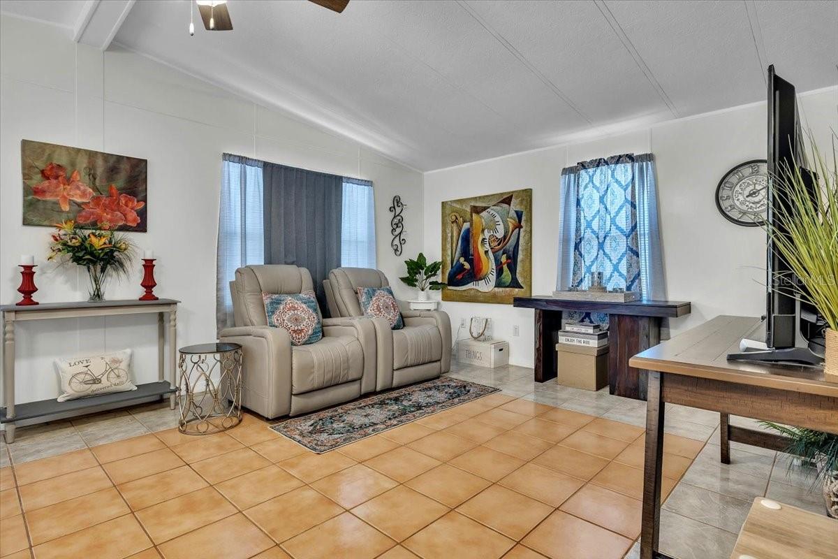 350 HORIZON DR, NORTH FORT MYERS, FL, 33903
