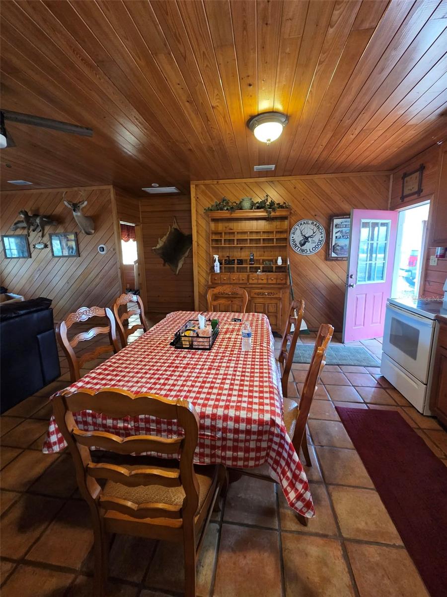 1106 FOX HUNTER RD, PERRY, FL, 32348