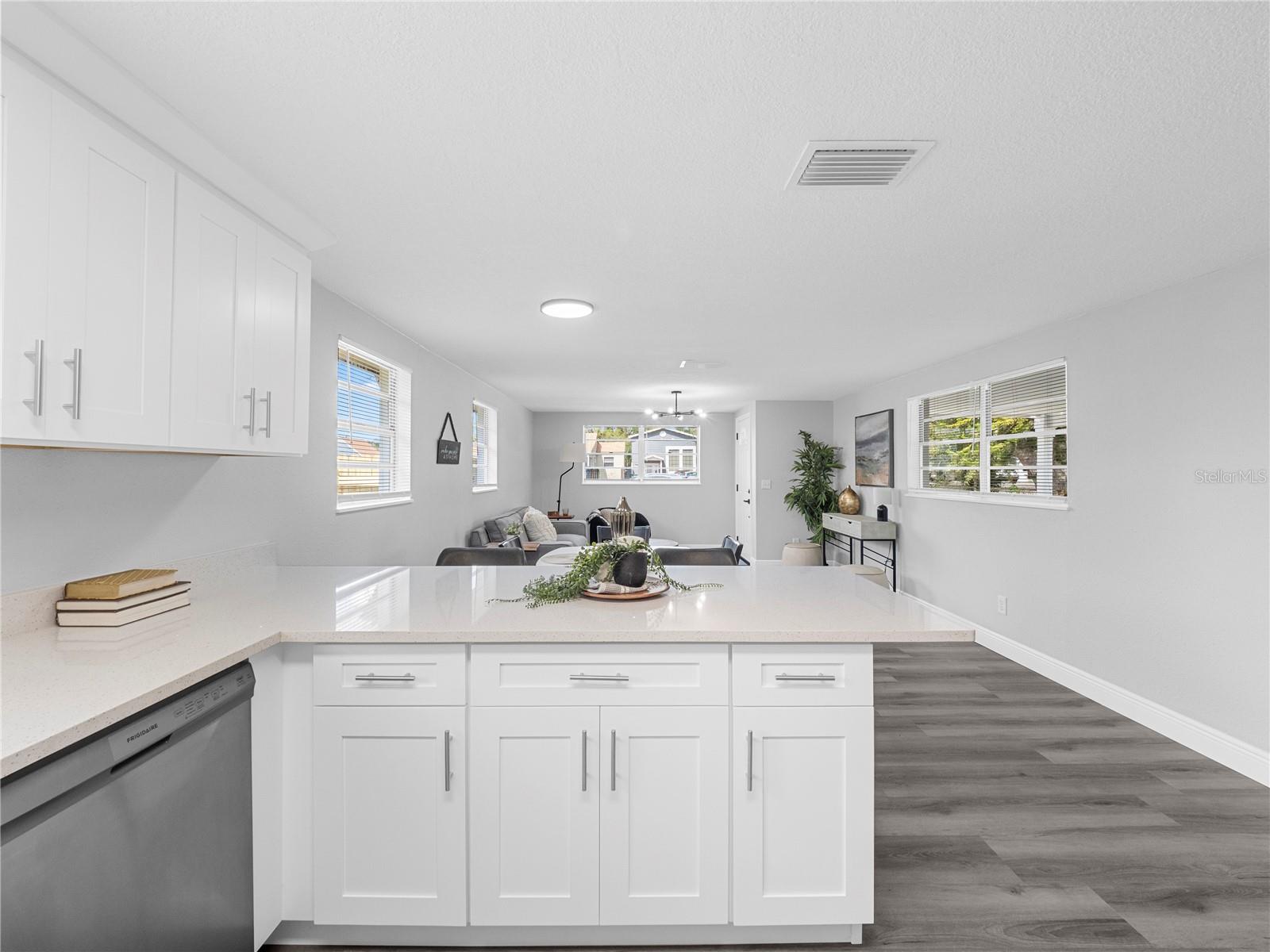 1426 W YUKON ST, TAMPA, FL, 33604
