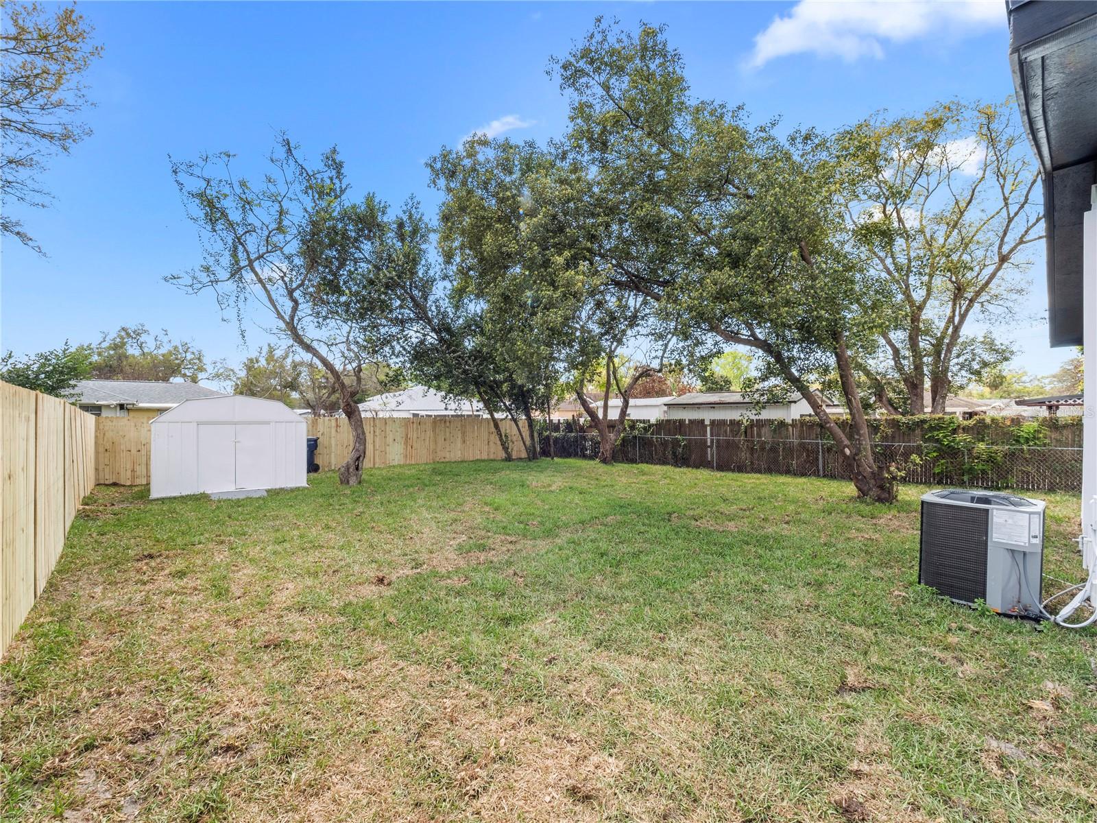 1426 W YUKON ST, TAMPA, FL, 33604