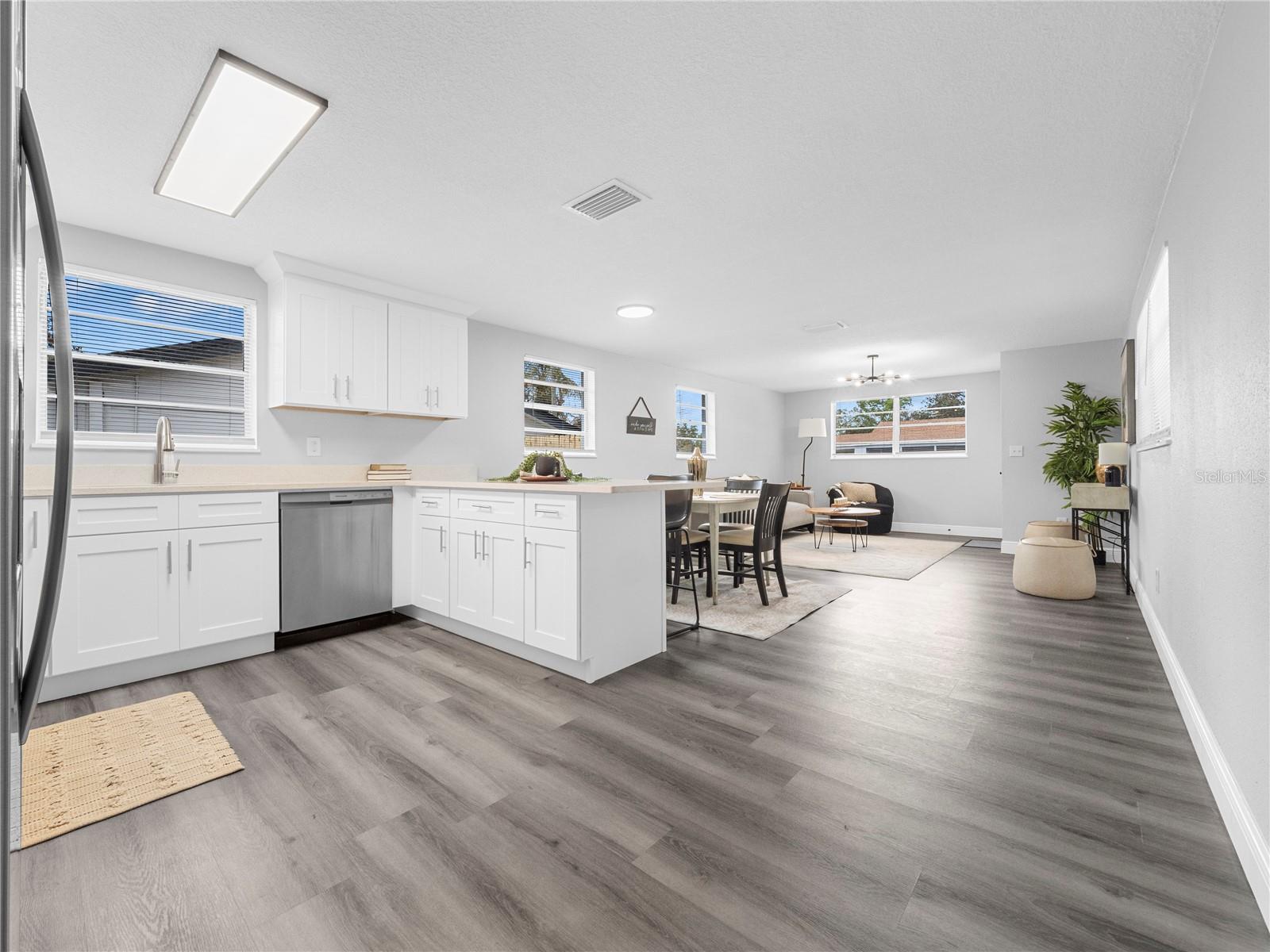1426 W YUKON ST, TAMPA, FL, 33604