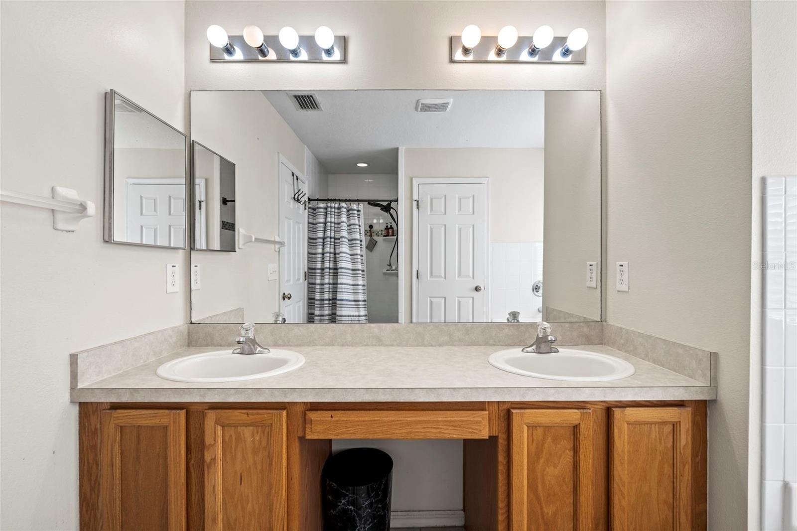 31001 MIDTOWN CT, WESLEY CHAPEL, FL, 33545