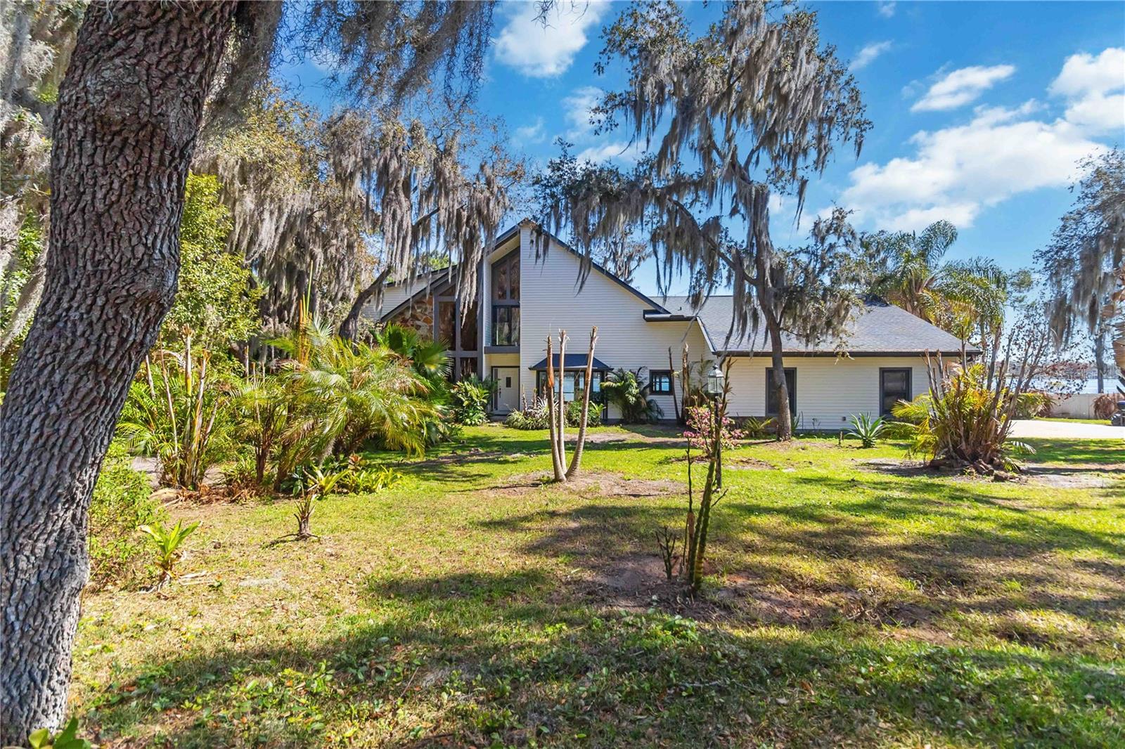 7468 LAKE WILLIS DR, ORLANDO, FL, 32821