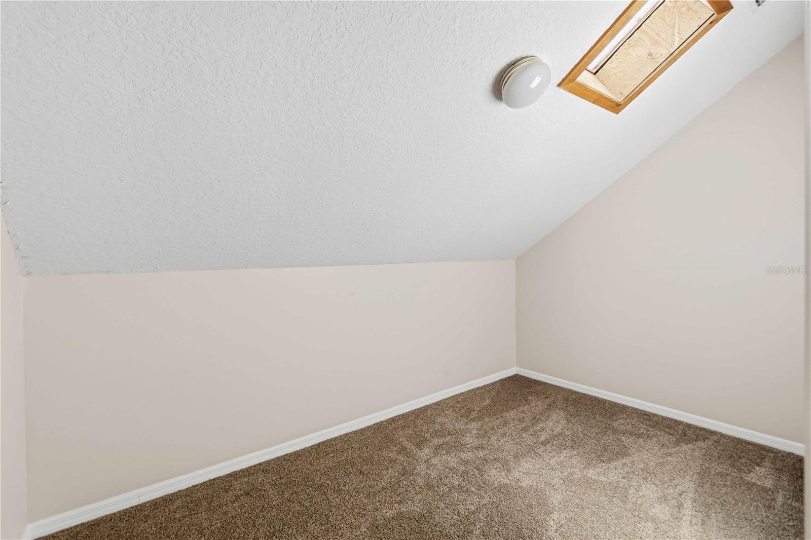 7468 LAKE WILLIS DR, ORLANDO, FL, 32821