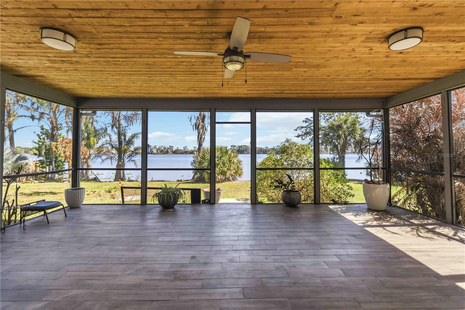 7468 LAKE WILLIS DR, ORLANDO, FL, 32821