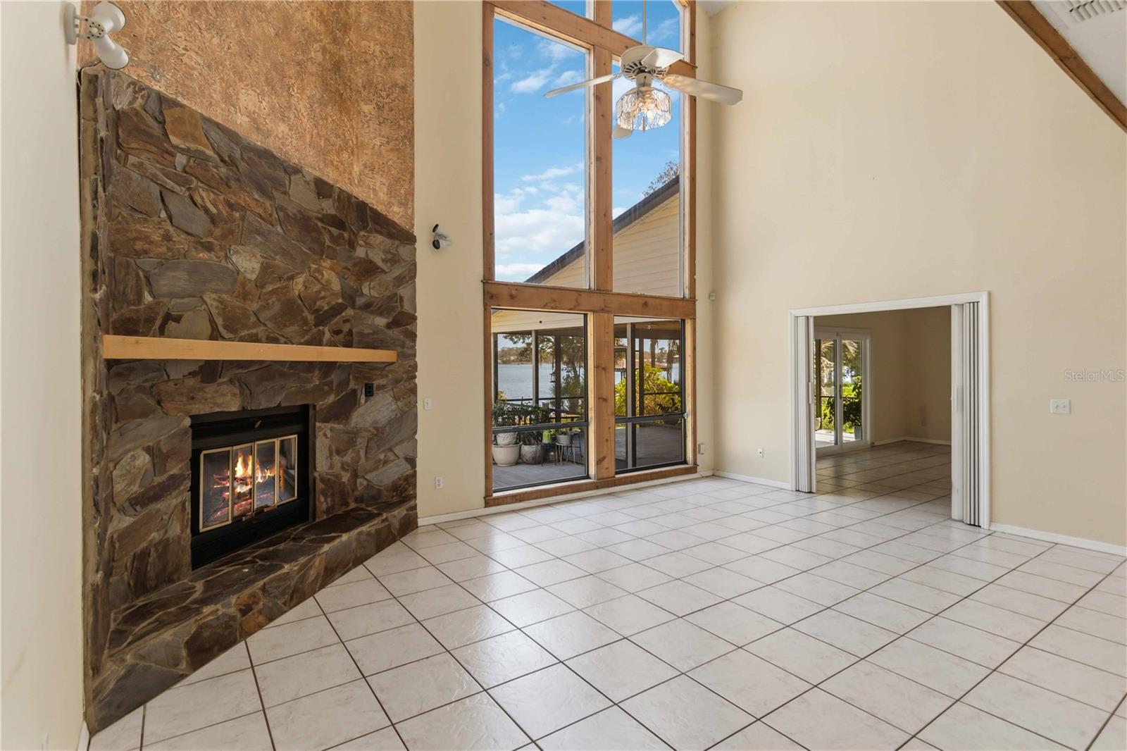 7468 LAKE WILLIS DR, ORLANDO, FL, 32821