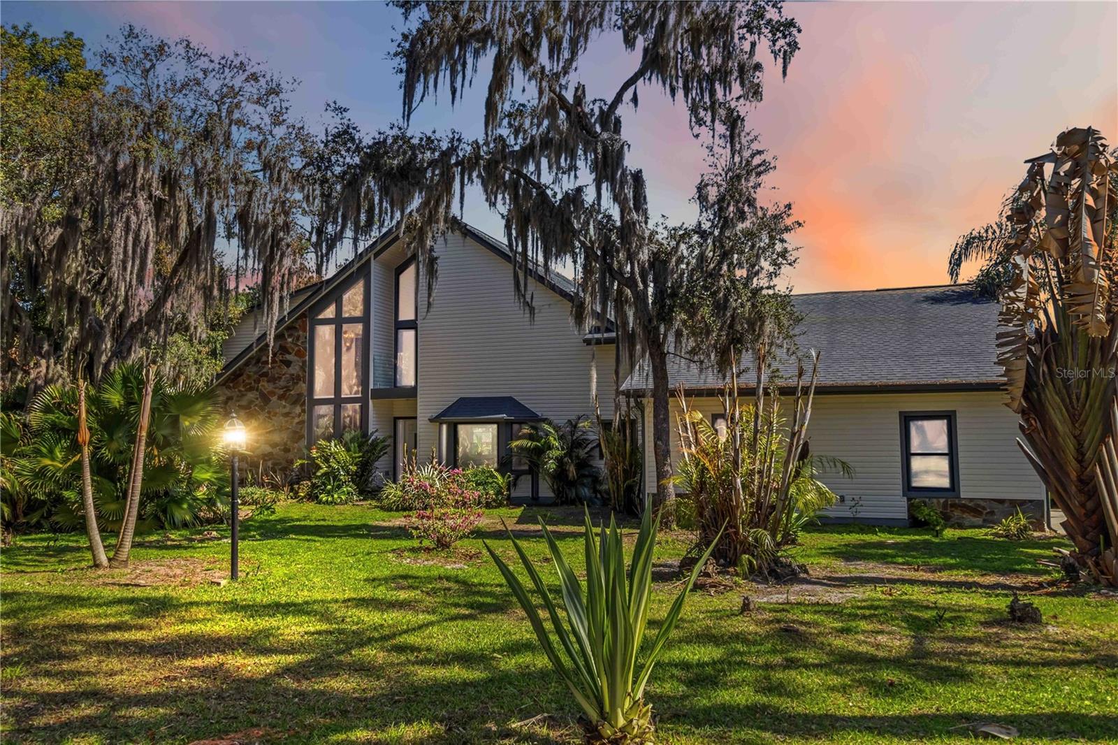 7468 LAKE WILLIS DR, ORLANDO, FL, 32821