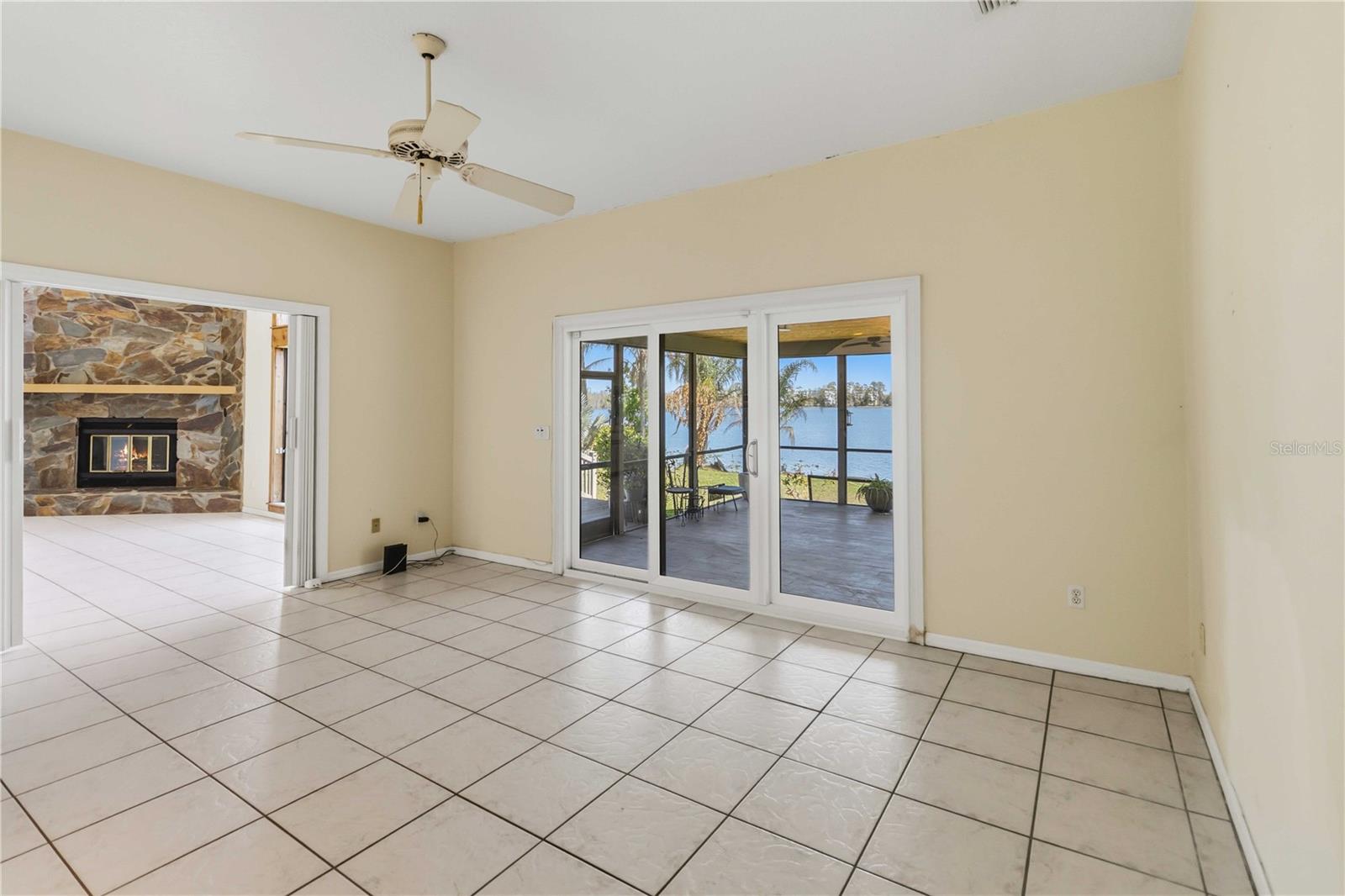 7468 LAKE WILLIS DR, ORLANDO, FL, 32821