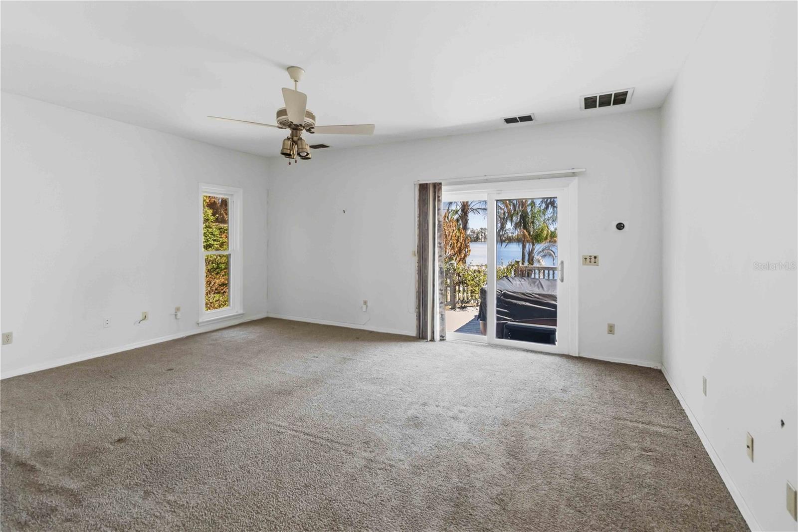 7468 LAKE WILLIS DR, ORLANDO, FL, 32821