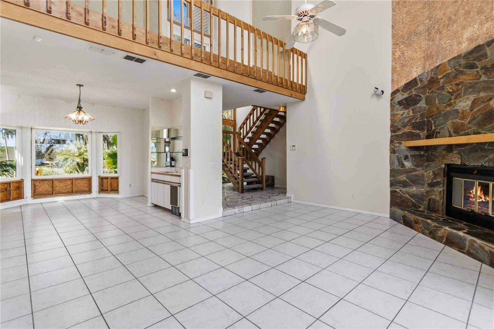 7468 LAKE WILLIS DR, ORLANDO, FL, 32821