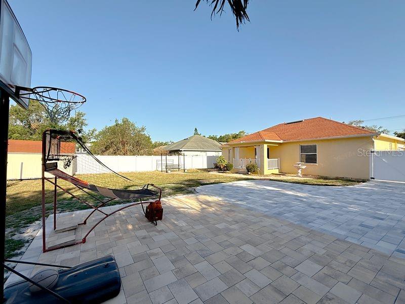 2402 DRYER AVE, LARGO, FL, 33770