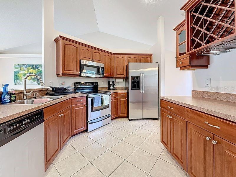 2402 DRYER AVE, LARGO, FL, 33770