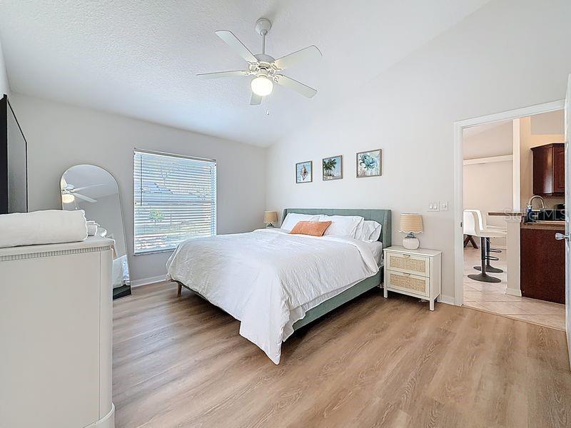 2402 DRYER AVE, LARGO, FL, 33770