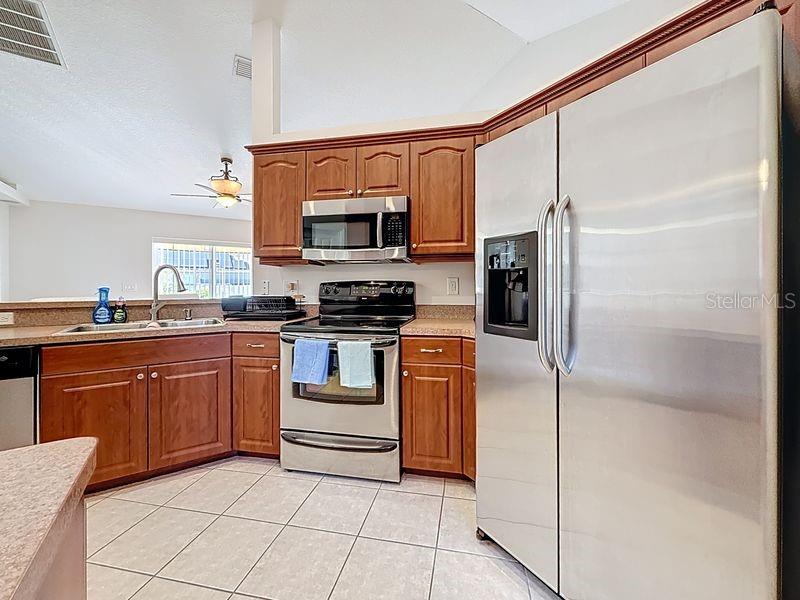 2402 DRYER AVE, LARGO, FL, 33770
