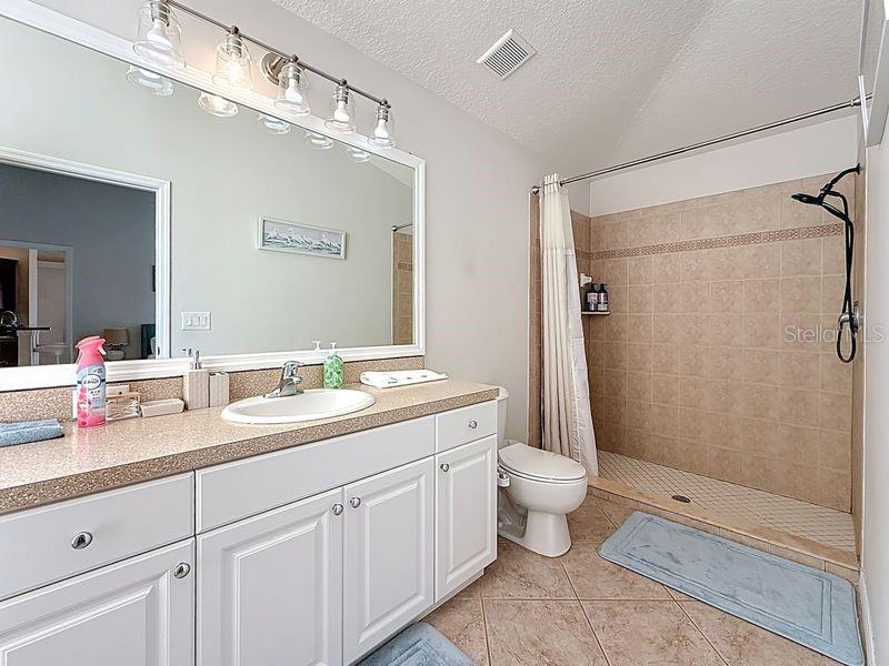 2402 DRYER AVE, LARGO, FL, 33770