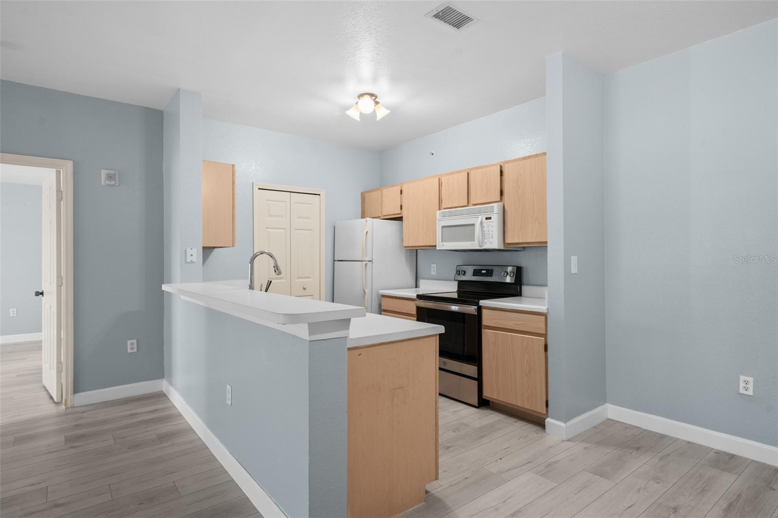 5459 VINELAND RD #4302, ORLANDO, FL, 32811