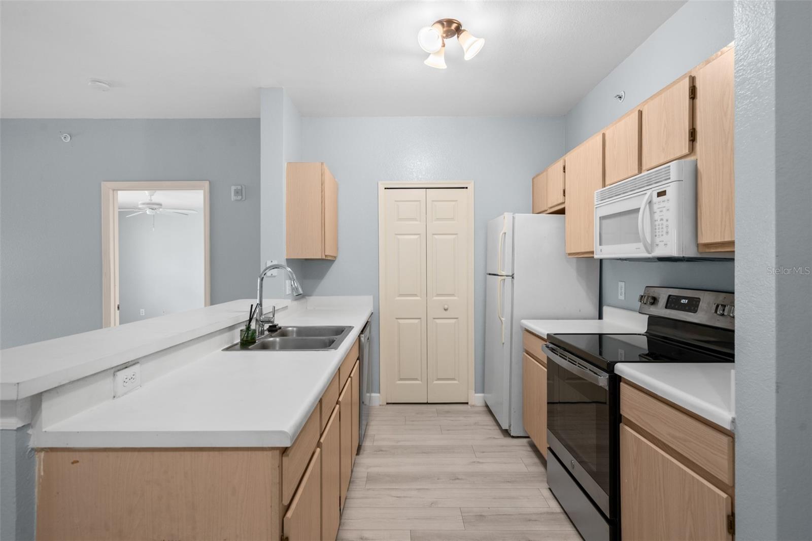 5459 VINELAND RD #4302, ORLANDO, FL, 32811