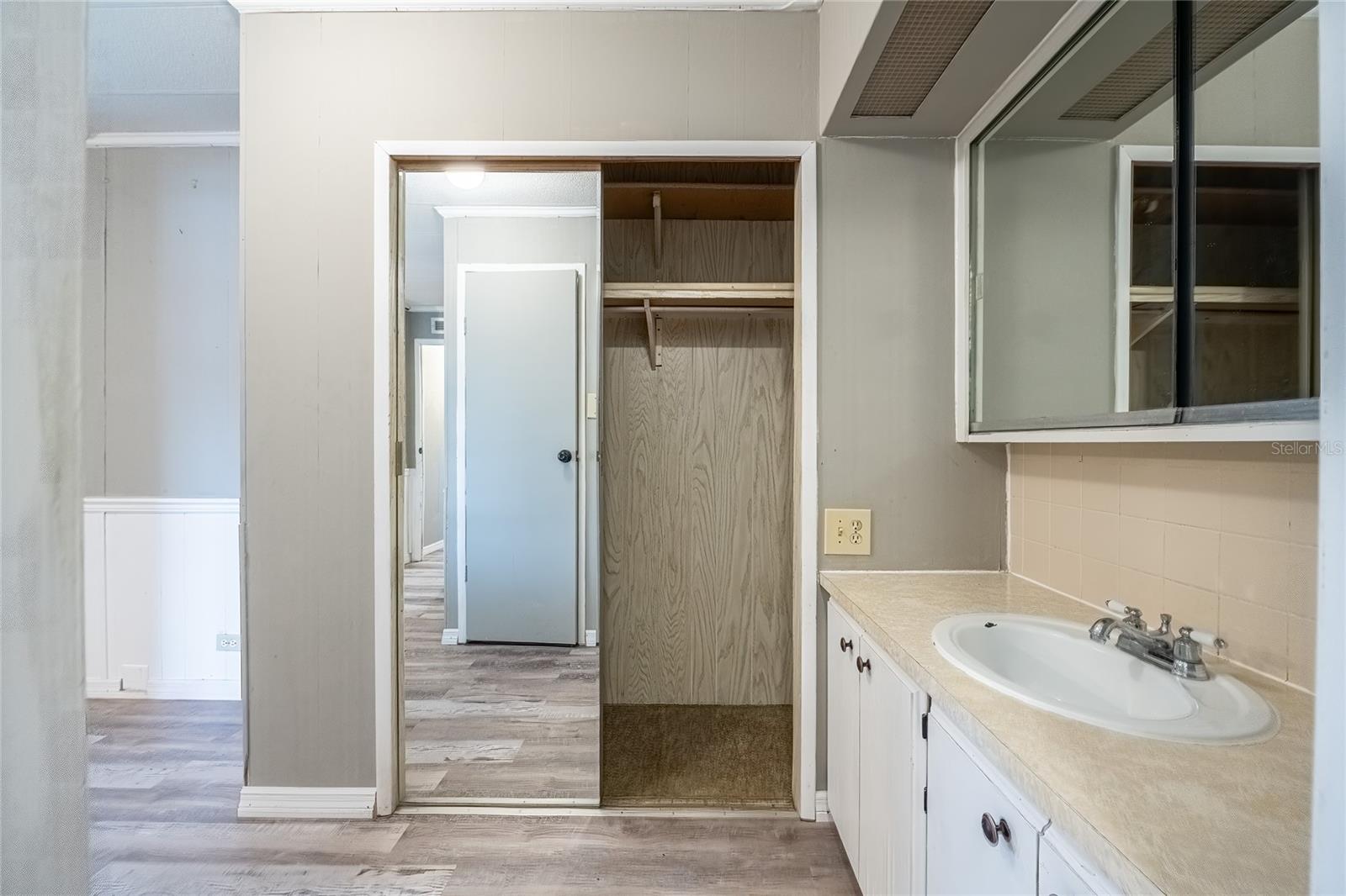 1154 COUNTRY CLUB LN, LAKELAND, FL, 33801