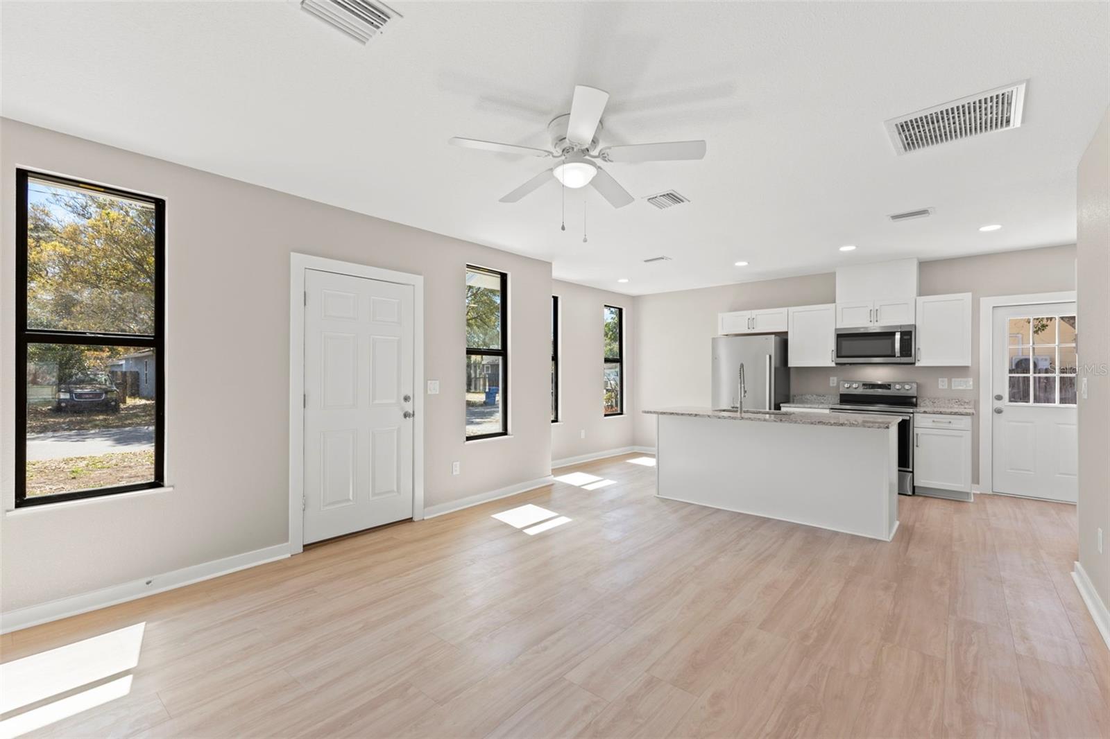 3901 45TH AVE N, ST PETERSBURG, FL, 33714