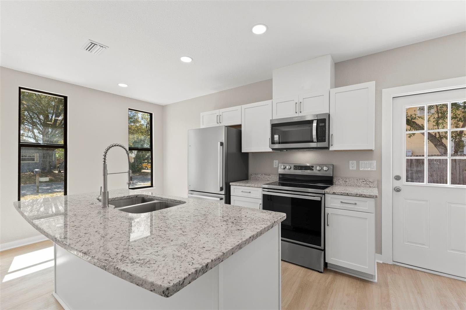 3901 45TH AVE N, ST PETERSBURG, FL, 33714