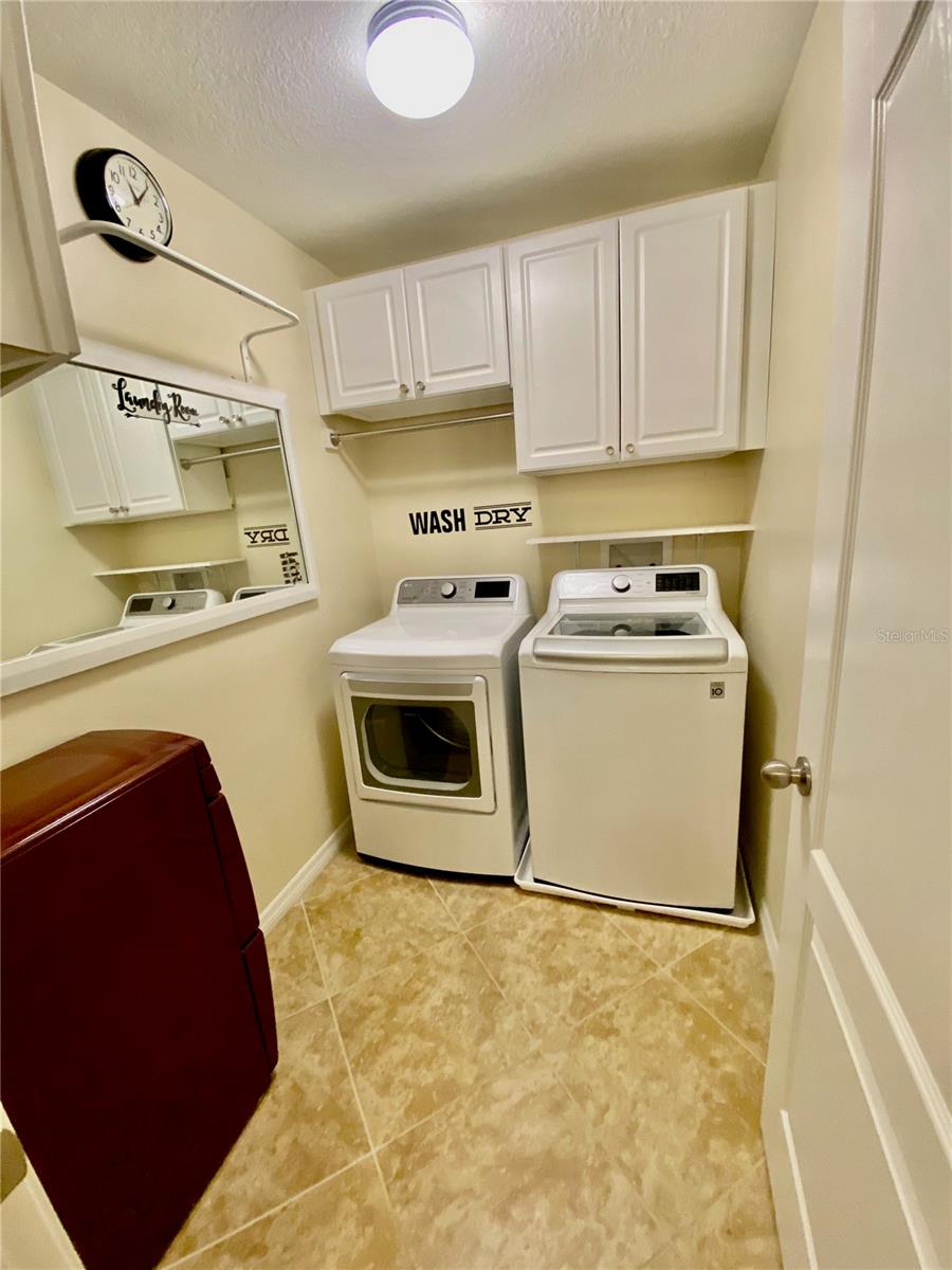 laundry room (upstairs)